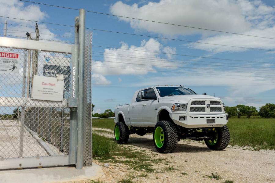  Dodge Ram 2500HD on ADV.1 Wheels (ADV08TruckSpecSL) 2015 года  (фото 23 из 25)